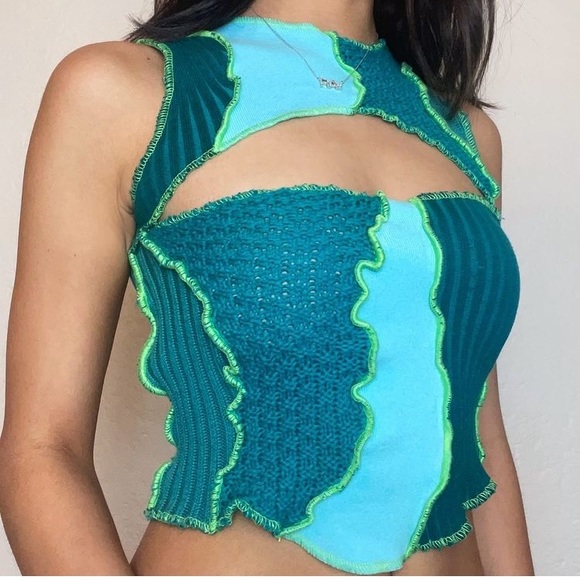 Rav Threads Crop Tank - Picture 2 of 2